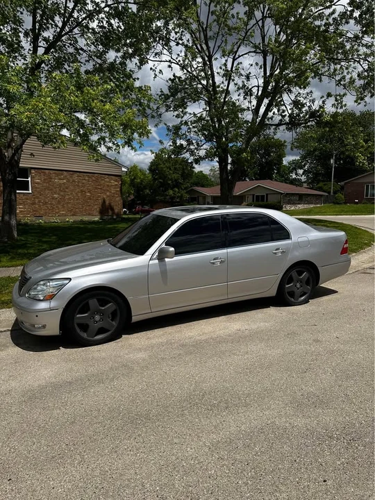 2004 Lexus LS 3rd Gen - Image 3 of 12