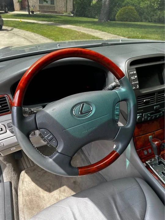 2004 Lexus LS 3rd Gen - Image 7 of 12