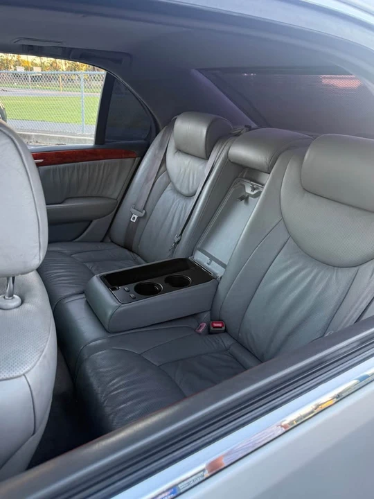 2004 Lexus LS 3rd Gen - Image 10 of 14