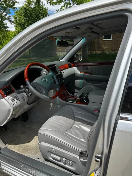 2004 Lexus LS 3rd Gen - Image 6 of 12