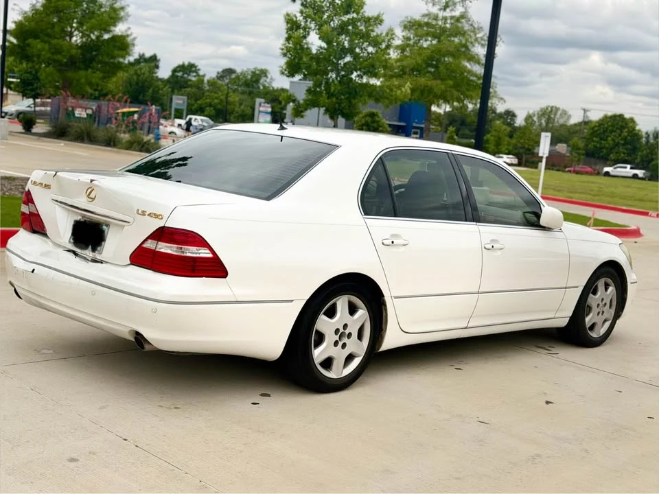 2004 Lexus LS 3rd Gen - Image 9 of 20