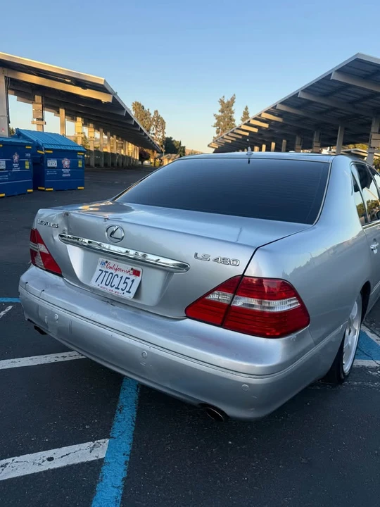 2004 Lexus LS 3rd Gen - Image 5 of 14