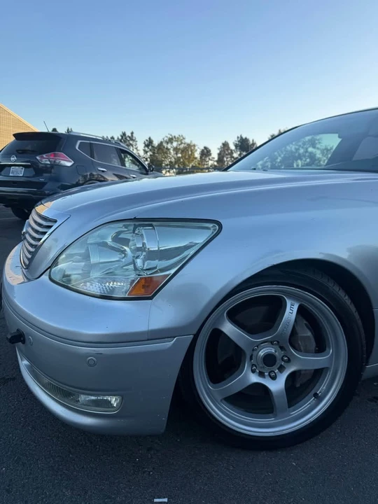 2004 Lexus LS 3rd Gen - Image 3 of 14
