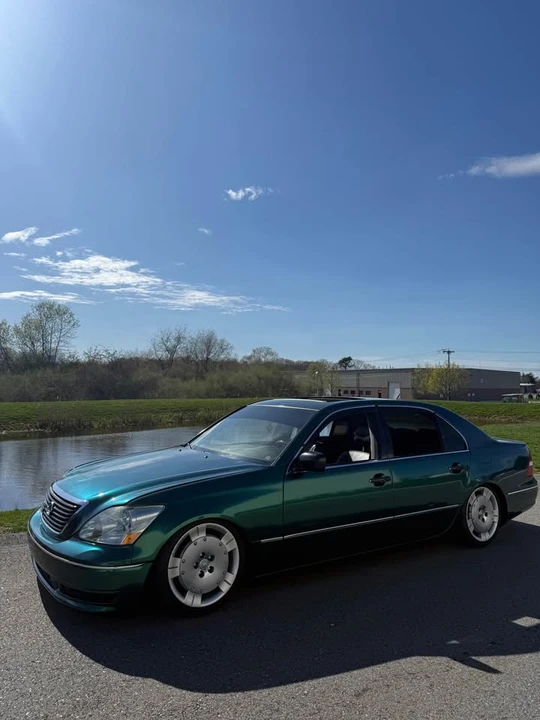 2004 Lexus LS 3rd Gen - Image 5 of 6