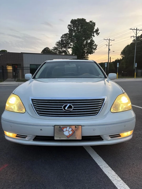 2004 Lexus LS 3rd Gen - Image 2 of 20
