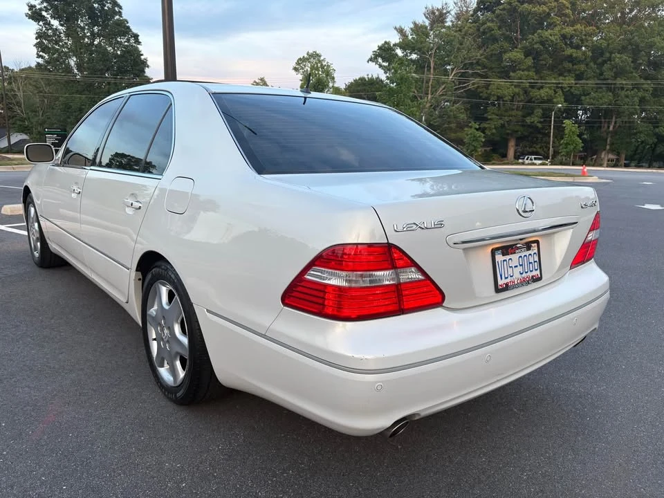 2004 Lexus LS 3rd Gen - Image 6 of 20