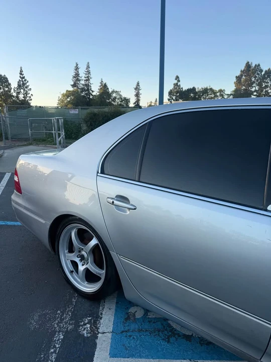 2004 Lexus LS 3rd Gen - Image 7 of 14