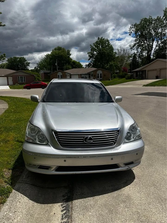 2004 Lexus LS 3rd Gen - Image 2 of 12