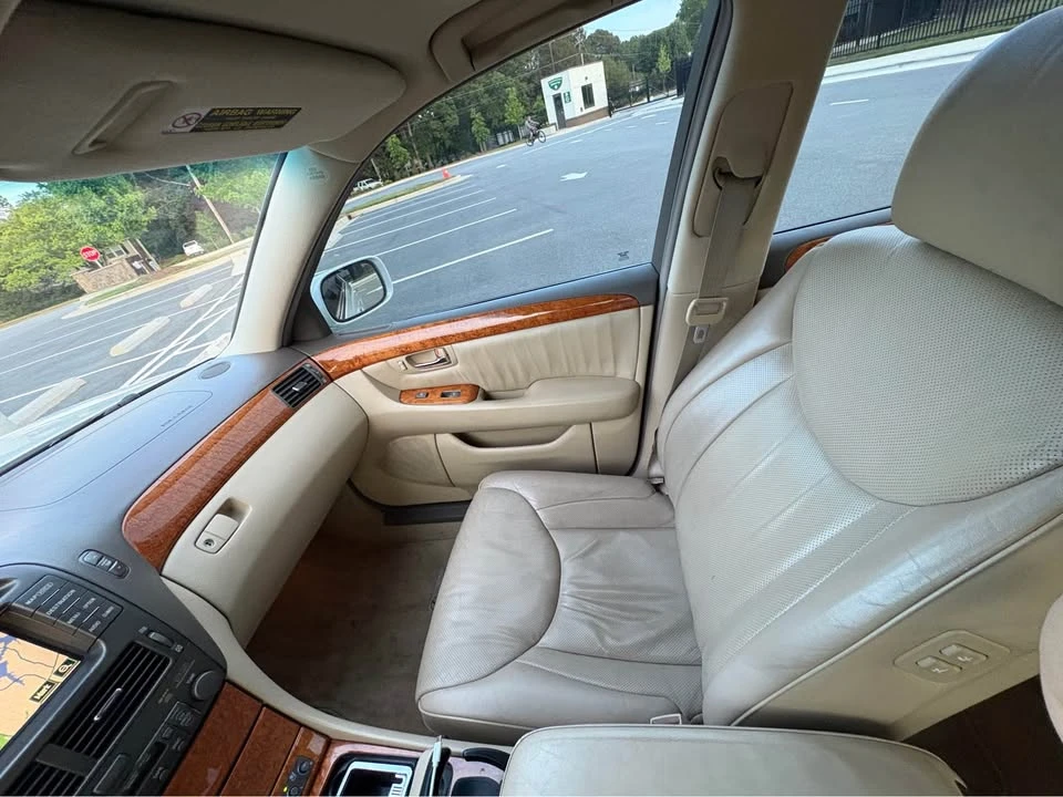 2004 Lexus LS 3rd Gen - Image 10 of 20