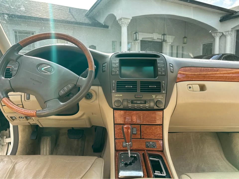 2004 Lexus LS 3rd Gen - Image 13 of 19