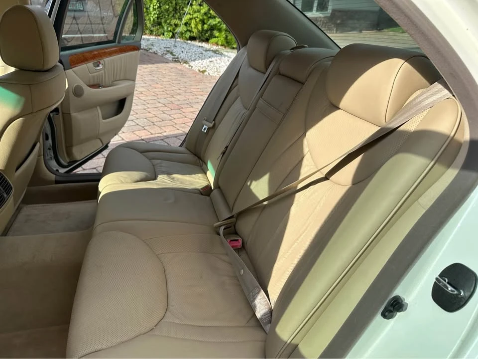 2004 Lexus LS 3rd Gen - Image 10 of 19