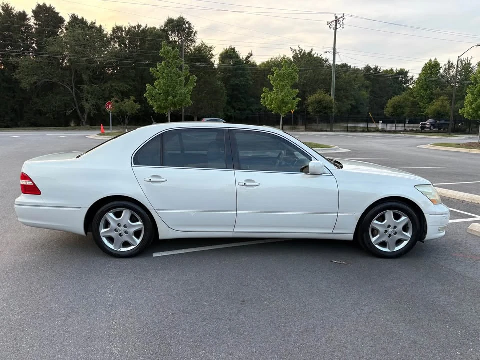 2004 Lexus LS 3rd Gen - Image 3 of 20