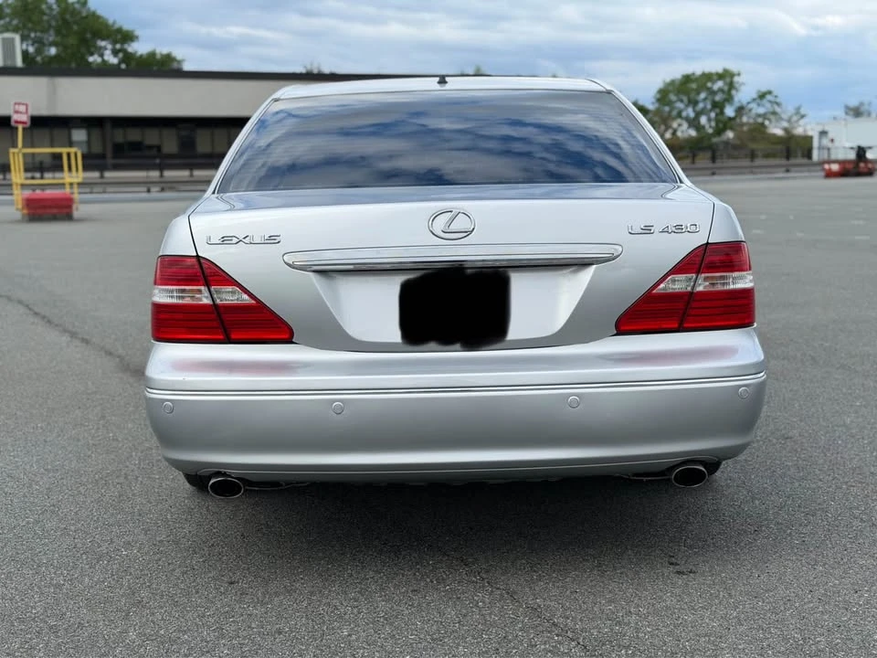 2004 Lexus LS 3rd Gen - Image 4 of 20