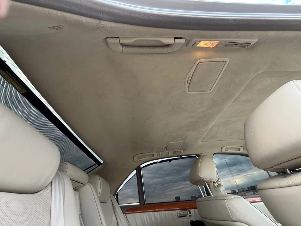 2004 Lexus LS 3rd Gen - Image 15 of 20