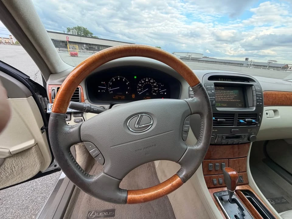 2004 Lexus LS 3rd Gen - Image 17 of 20