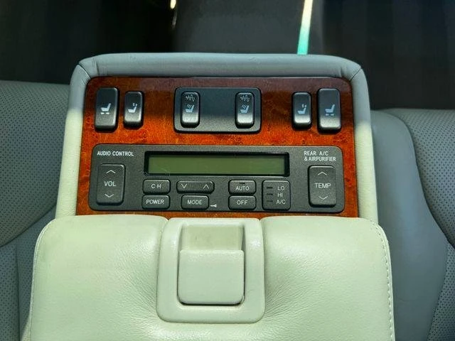 2004 Lexus LS 3rd Gen - Image 16 of 20
