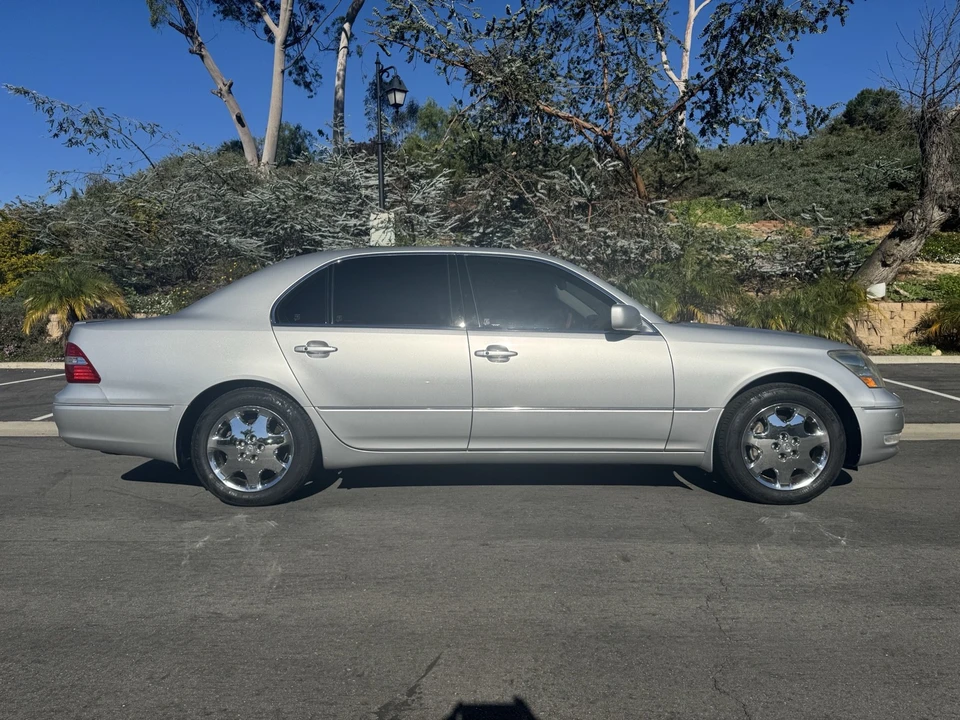2004 Lexus LS 3rd Gen - Image 2 of 21