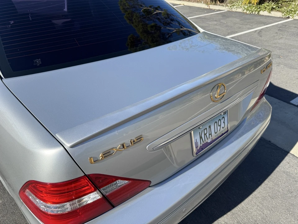 2004 Lexus LS 3rd Gen - Image 11 of 21