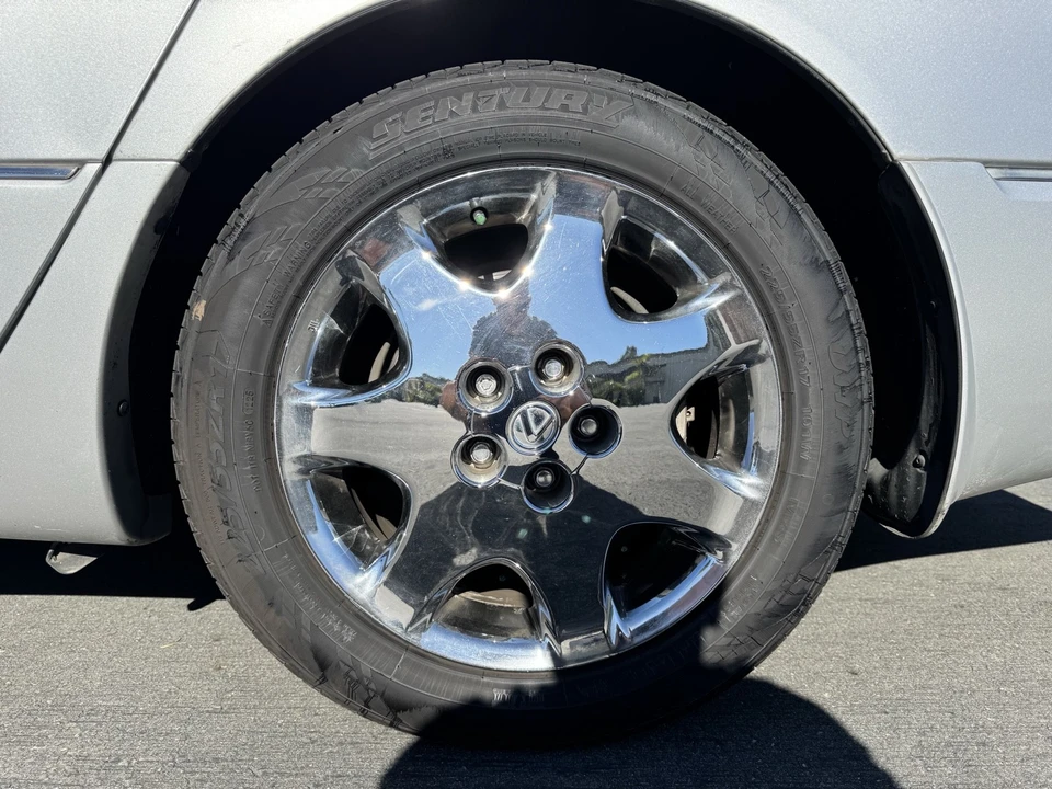 2004 Lexus LS 3rd Gen - Image 13 of 21