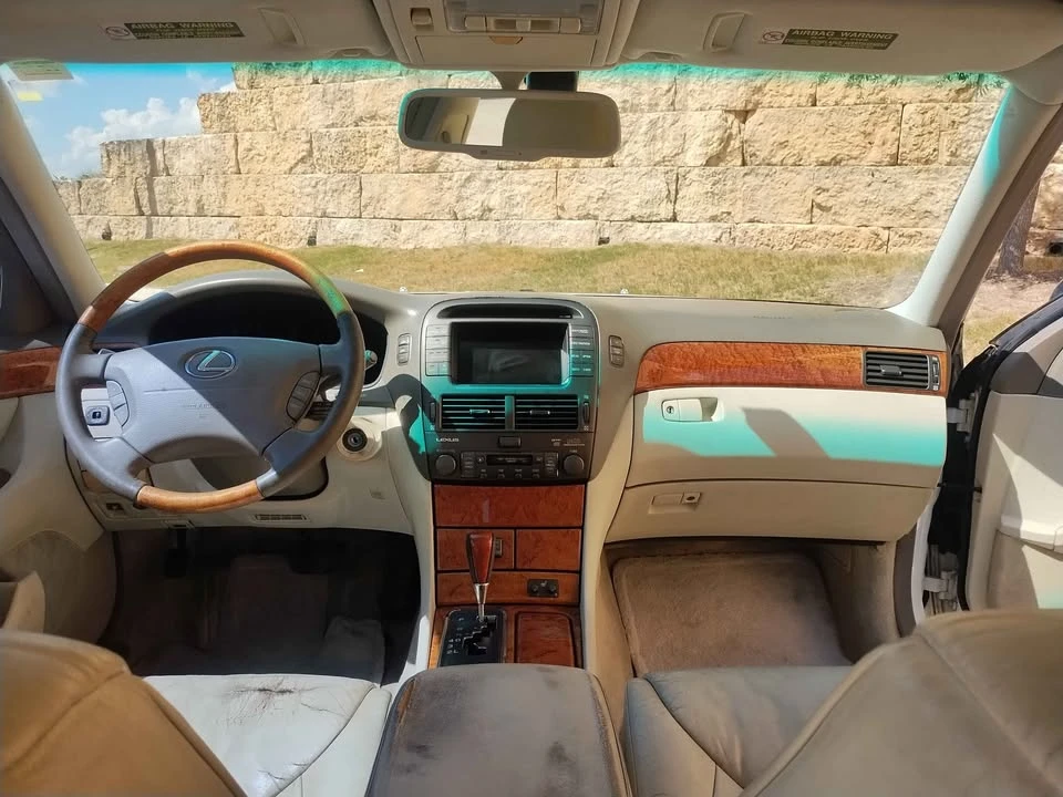2004 Lexus LS 3rd Gen - Image 13 of 17