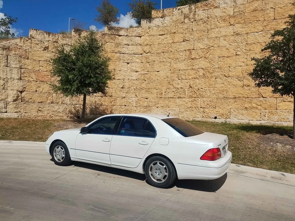 2004 Lexus LS 3rd Gen - Image 3 of 17