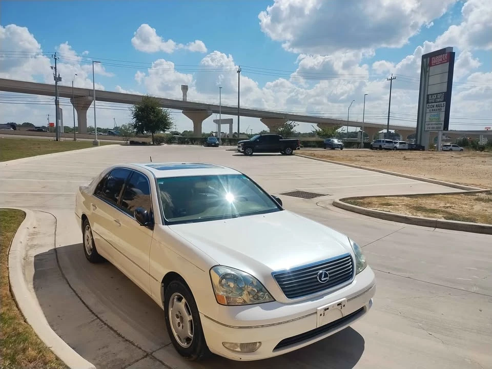 2004 Lexus LS 3rd Gen - Image 7 of 17