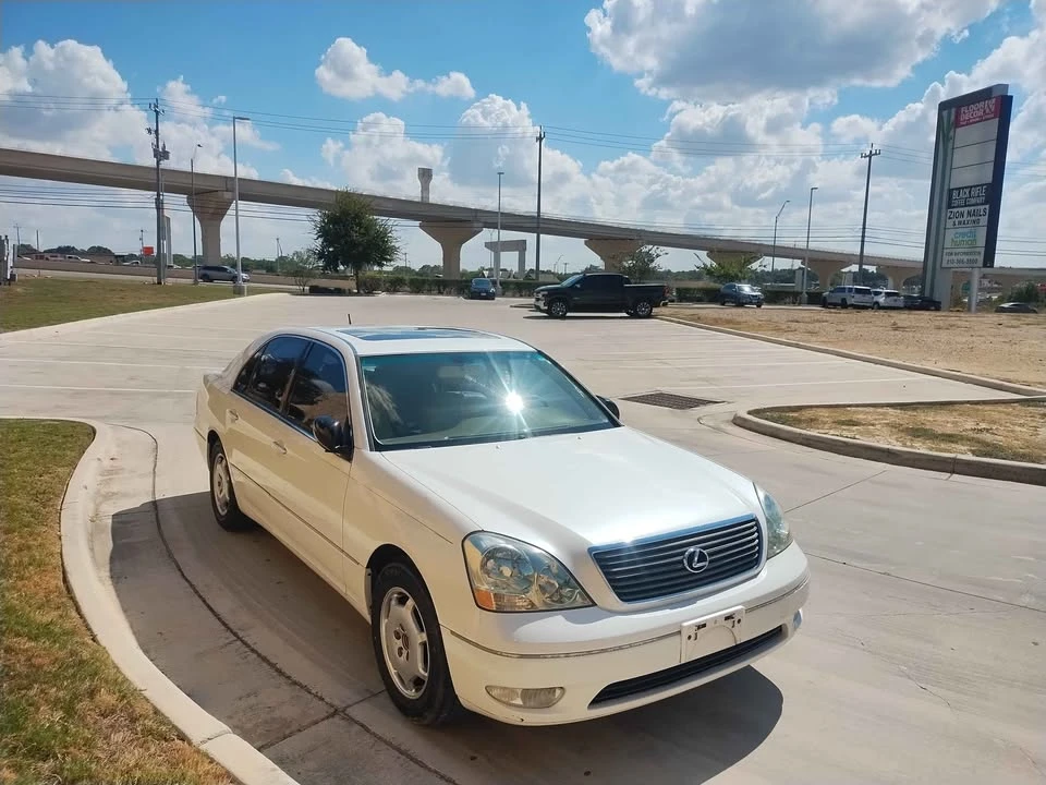 2004 Lexus LS 3rd Gen - Image 8 of 17