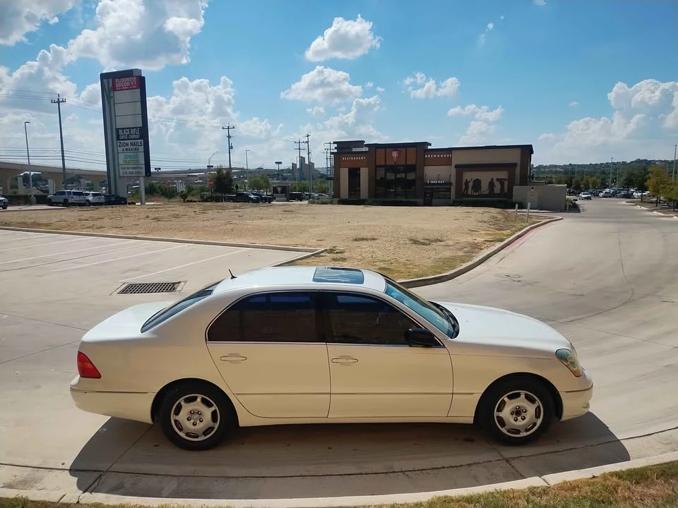 2004 Lexus LS 3rd Gen - Image 6 of 17