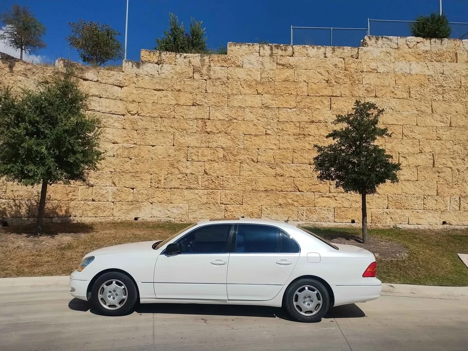 2004 Lexus LS 3rd Gen - Image 2 of 17