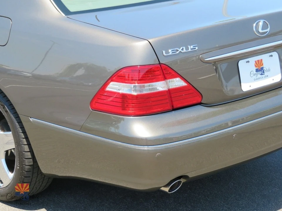 2004 Lexus LS 3rd Gen - Image 17 of 31