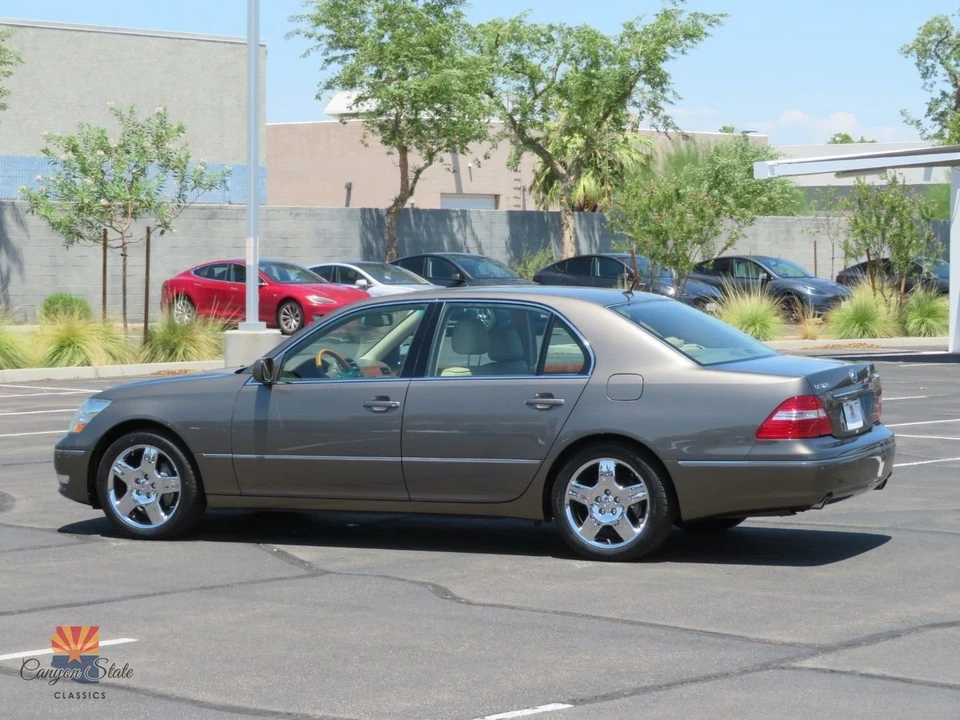 2004 Lexus LS 3rd Gen - Image 10 of 31