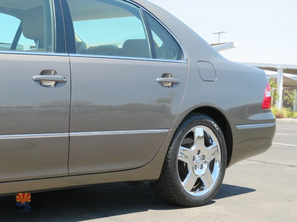 2004 Lexus LS 3rd Gen - Image 24 of 31