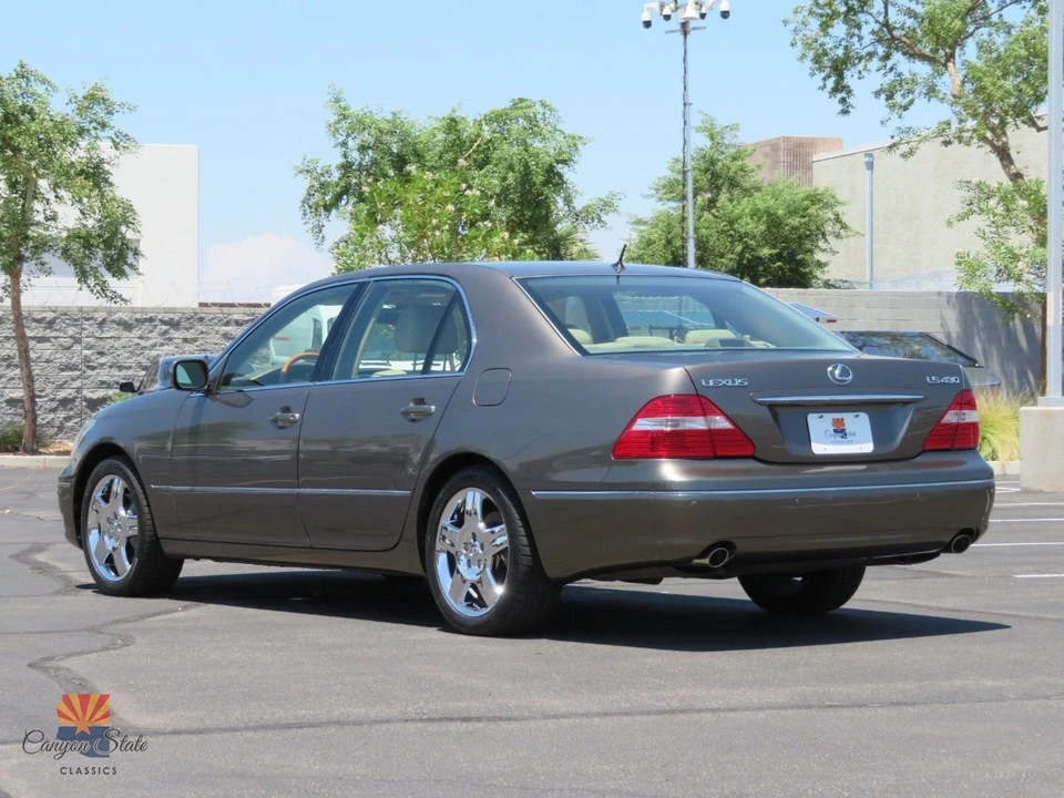2004 Lexus LS 3rd Gen - Image 13 of 31