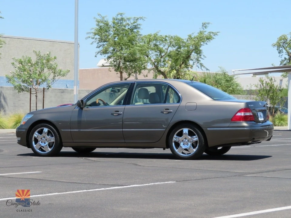 2004 Lexus LS 3rd Gen - Image 11 of 31