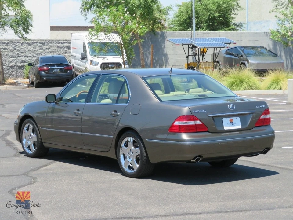 2004 Lexus LS 3rd Gen - Image 12 of 31
