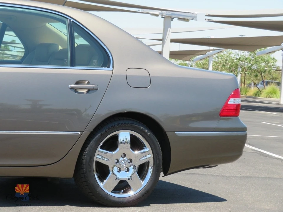 2004 Lexus LS 3rd Gen - Image 21 of 31