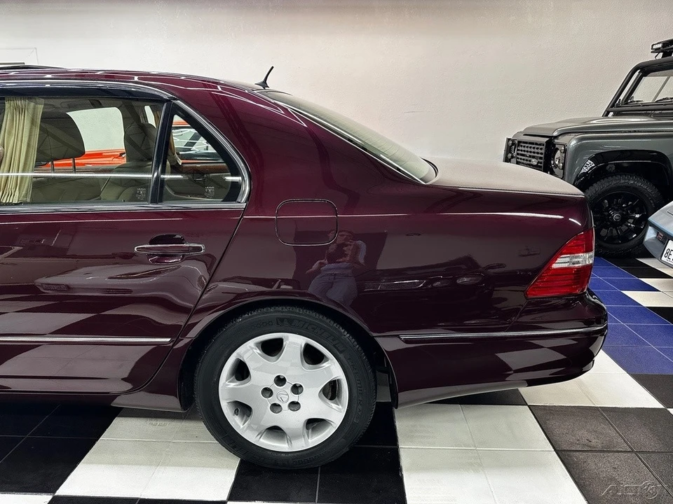 2004 Lexus LS 3rd Gen - Image 19 of 24
