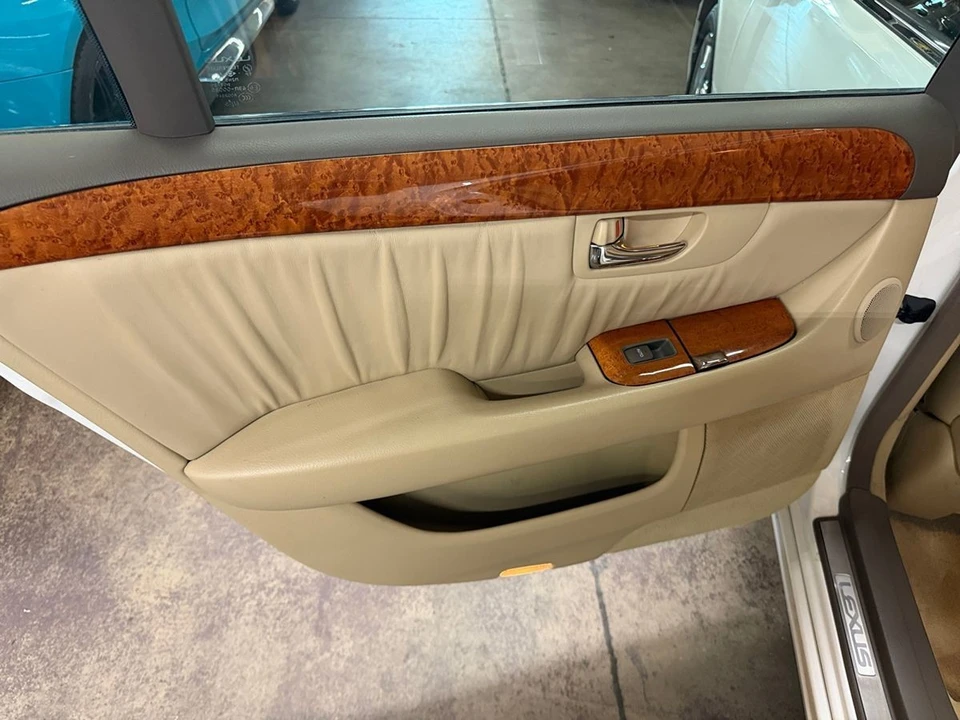 2004 Lexus LS 3rd Gen - Image 18 of 25