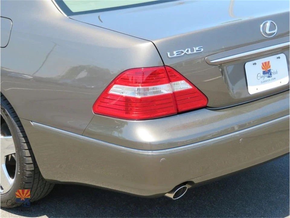 2004 Lexus LS 3rd Gen - Image 17 of 31