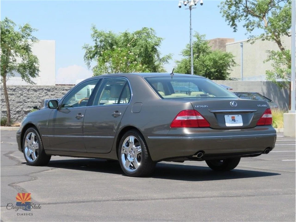 2004 Lexus LS 3rd Gen - Image 13 of 31
