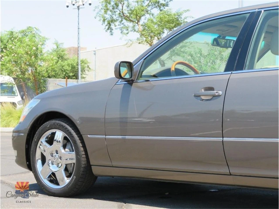 2004 Lexus LS 3rd Gen - Image 23 of 31