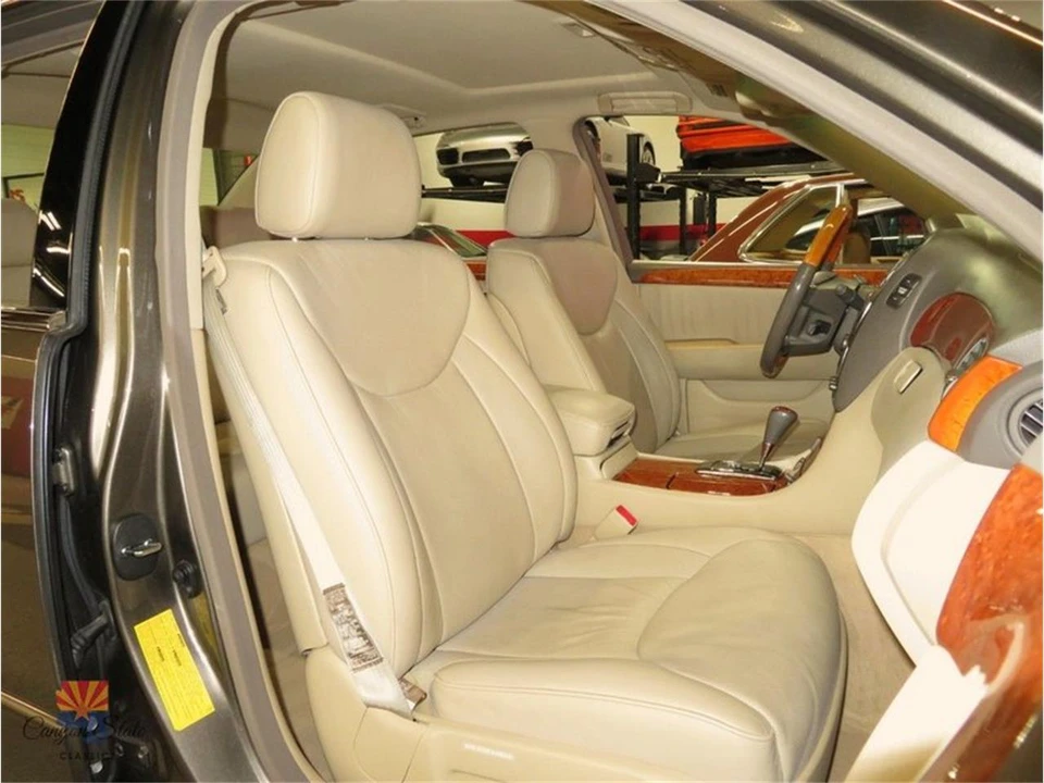 2004 Lexus LS 3rd Gen - Image 5 of 31