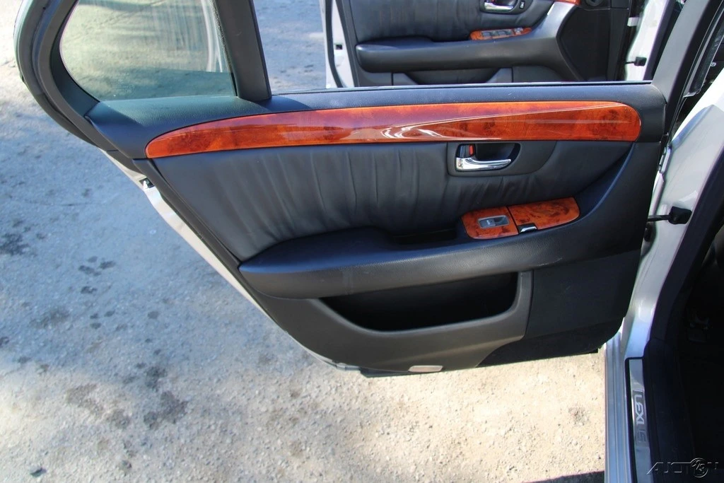 2004 Lexus LS 3rd Gen - Image 20 of 21