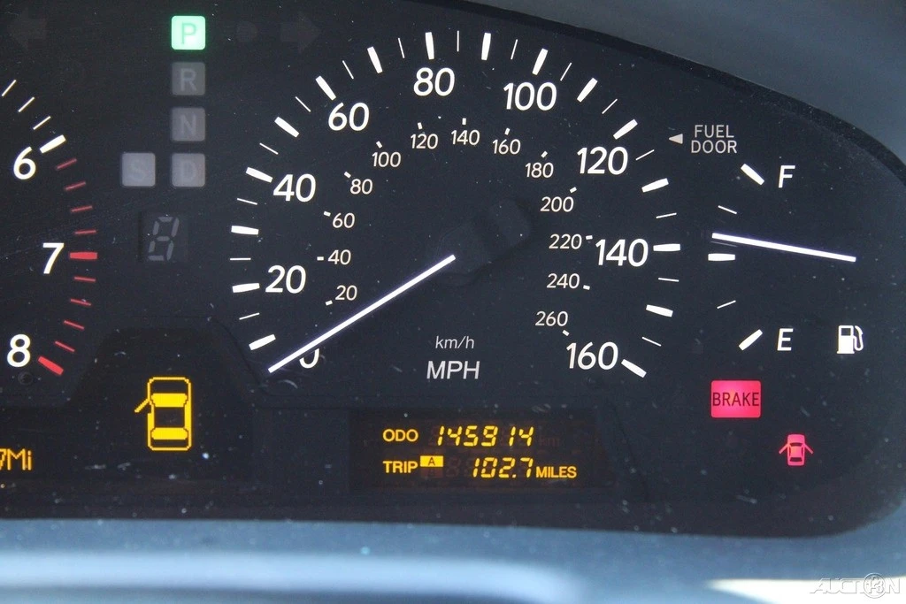 2004 Lexus LS 3rd Gen - Image 17 of 21