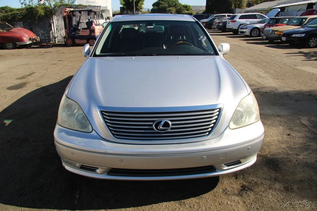 2004 Lexus LS 3rd Gen - Image 9 of 21