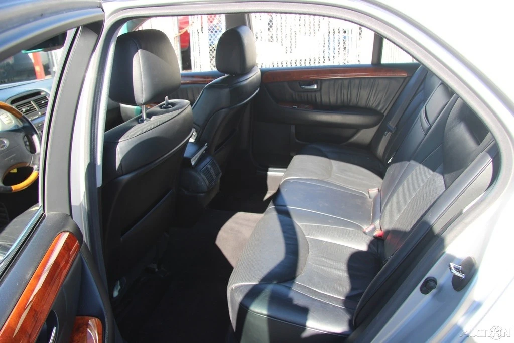 2004 Lexus LS 3rd Gen - Image 21 of 21