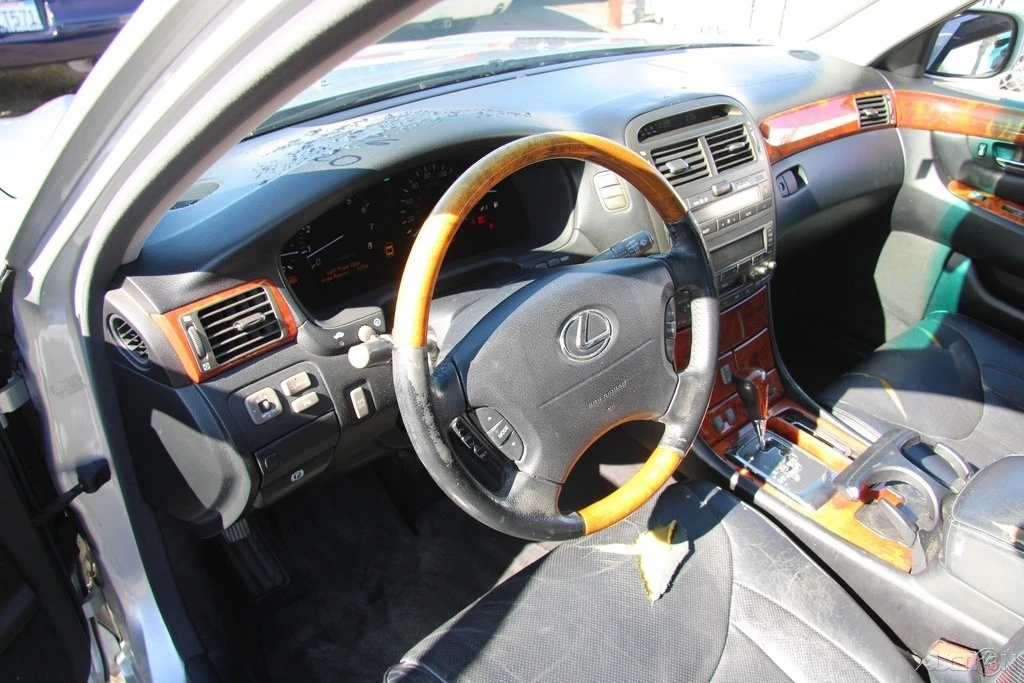 2004 Lexus LS 3rd Gen - Image 15 of 21
