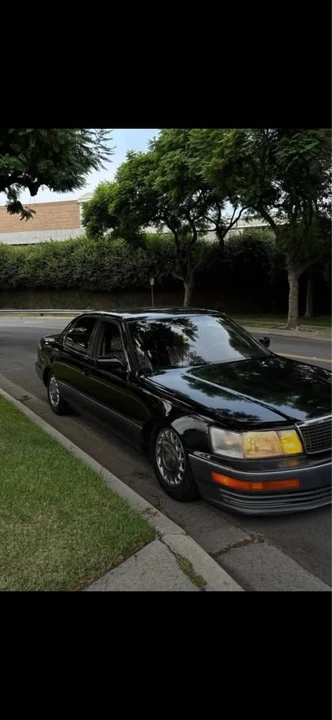 2004 Lexus LS 3rd Gen - Image 2 of 4