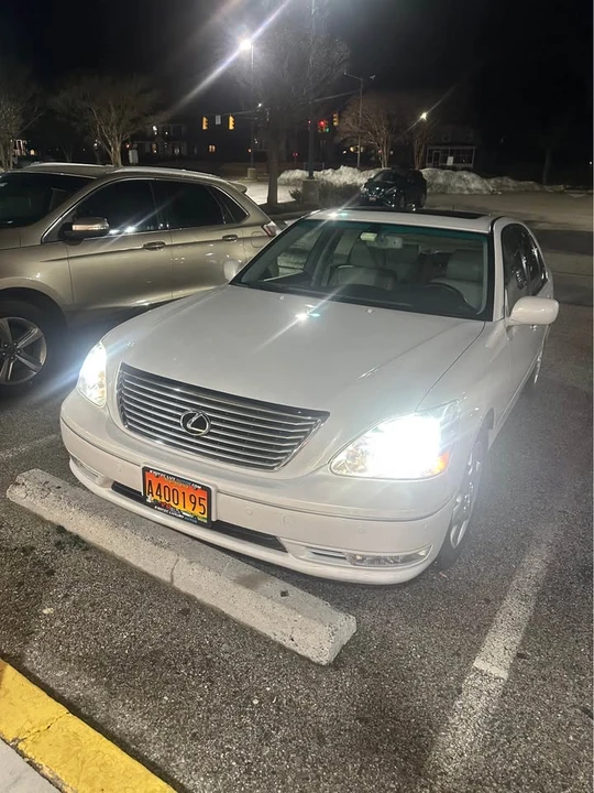 2004 Lexus LS 3rd Gen - Image 6 of 17