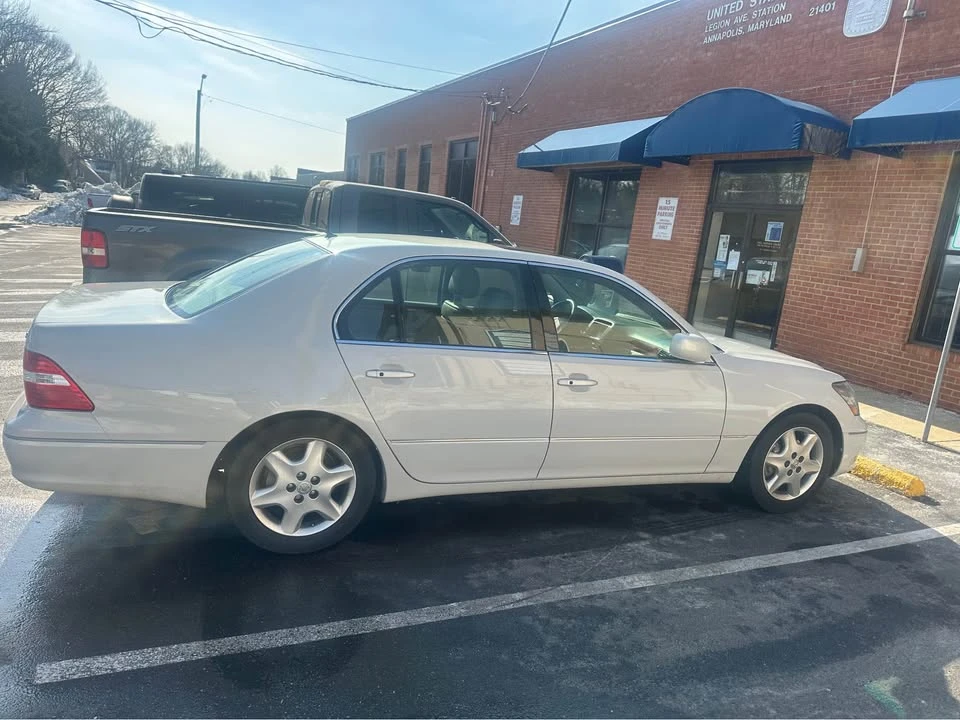 2004 Lexus LS 3rd Gen - Image 7 of 17